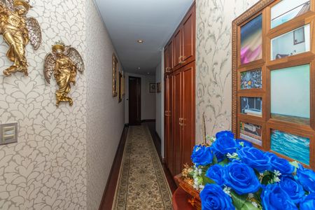 Apartamento à venda com 226m², 3 quartos e 3 vagas Apartamento à venda com 226m², 3 quartos e 3 vagasCorredor