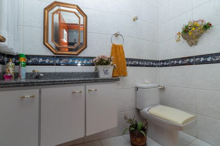Apartamento à venda com 226m², 3 quartos e 3 vagas Apartamento à venda com 226m², 3 quartos e 3 vagasLavabo