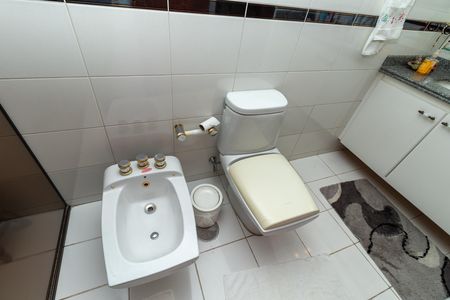Apartamento à venda com 226m², 3 quartos e 3 vagas Apartamento à venda com 226m², 3 quartos e 3 vagasBanheiro da Suíte 2
