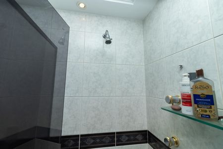 Apartamento à venda com 226m², 3 quartos e 3 vagas Apartamento à venda com 226m², 3 quartos e 3 vagasBanheiro da Suíte Master