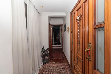 Apartamento à venda com 226m², 3 quartos e 3 vagas Apartamento à venda com 226m², 3 quartos e 3 vagasCorredor