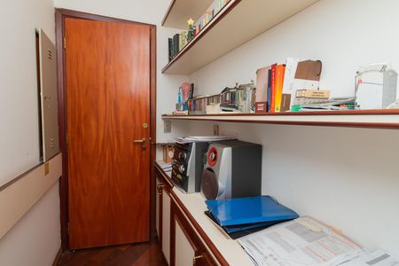 Apartamento à venda com 226m², 3 quartos e 3 vagas Apartamento à venda com 226m², 3 quartos e 3 vagasEscritório