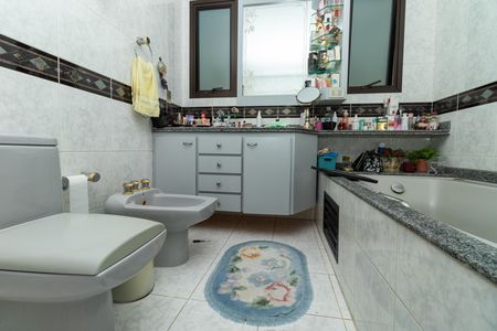 Apartamento à venda com 226m², 3 quartos e 3 vagas Apartamento à venda com 226m², 3 quartos e 3 vagasBanheiro da Suíte Master
