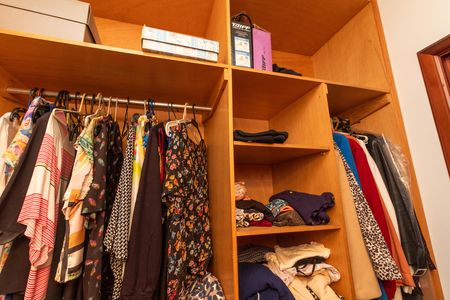 Apartamento à venda com 226m², 3 quartos e 3 vagas Apartamento à venda com 226m², 3 quartos e 3 vagasCloset da Suíte Master