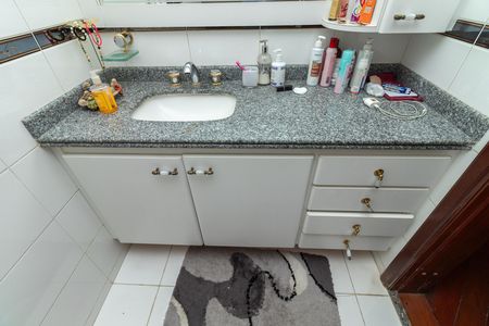 Apartamento à venda com 226m², 3 quartos e 3 vagas Apartamento à venda com 226m², 3 quartos e 3 vagasBanheiro da Suíte 2
