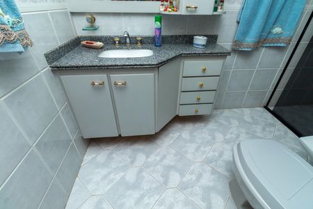 Apartamento à venda com 226m², 3 quartos e 3 vagas Apartamento à venda com 226m², 3 quartos e 3 vagasBanheiro da Suíte 1