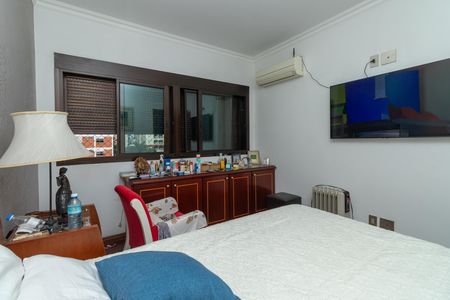 Apartamento à venda com 226m², 3 quartos e 3 vagas Apartamento à venda com 226m², 3 quartos e 3 vagasSuíte 2