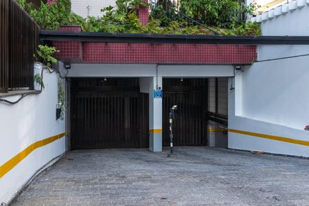 Apartamento à venda com 226m², 3 quartos e 3 vagas Apartamento à venda com 226m², 3 quartos e 3 vagasGaragem