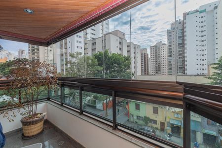Apartamento à venda com 226m², 3 quartos e 3 vagas Apartamento à venda com 226m², 3 quartos e 3 vagasVaranda da Sala