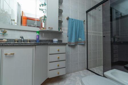 Apartamento à venda com 226m², 3 quartos e 3 vagas Apartamento à venda com 226m², 3 quartos e 3 vagasBanheiro da Suíte 1