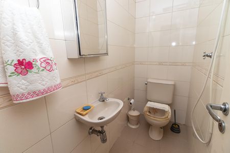 Apartamento à venda com 226m², 3 quartos e 3 vagas Apartamento à venda com 226m², 3 quartos e 3 vagasBanheiro de Serviço