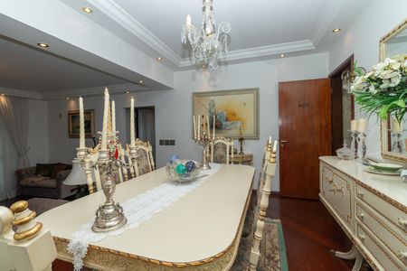 Apartamento à venda com 226m², 3 quartos e 3 vagas Apartamento à venda com 226m², 3 quartos e 3 vagasSala de Jantar