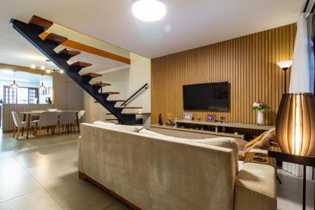 Casa à venda com 2 quartos, 151m² em Vila Mariana, São Paulo