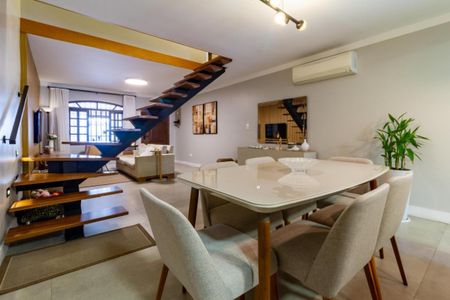 Casa à venda com 151m², 3 quartos e 1 vaga
