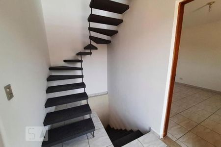 Casa à venda com 220m², 4 quartos e 2 vagas Casa à venda com 220m², 4 quartos e 2 vagasCasa 2 - Corredor