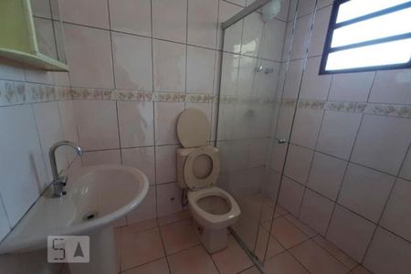 Casa à venda com 220m², 4 quartos e 2 vagas Casa à venda com 220m², 4 quartos e 2 vagasCasa 2 - Banheiro