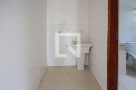Casa à venda com 220m², 4 quartos e 2 vagas Casa à venda com 220m², 4 quartos e 2 vagasCasa 1 - Área de serviço