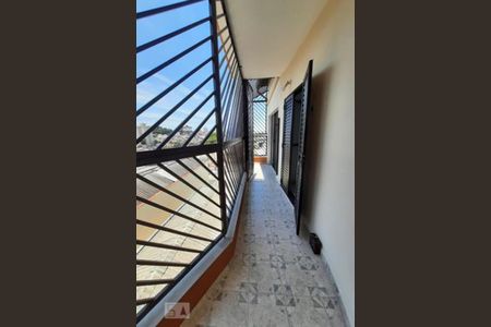 Casa à venda com 220m², 4 quartos e 2 vagas Casa à venda com 220m², 4 quartos e 2 vagasCasa 2 - Área externa