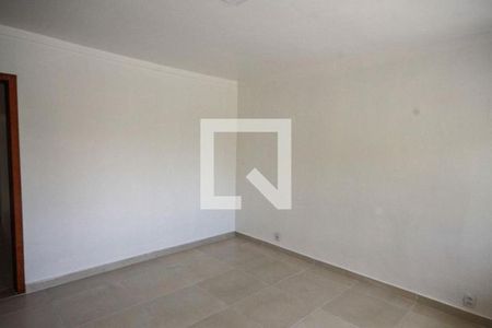 Casa à venda com 220m², 4 quartos e 2 vagas Casa à venda com 220m², 4 quartos e 2 vagasCasa 1 - Quarto
