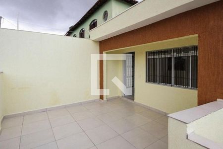 Casa à venda com 220m², 4 quartos e 2 vagas Casa à venda com 220m², 4 quartos e 2 vagasCasa 1 - Sacada