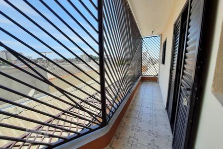 Casa à venda com 220m², 4 quartos e 2 vagas Casa à venda com 220m², 4 quartos e 2 vagasCasa 2 - Área externa