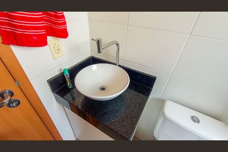 Apartamento à venda com 45m², 2 quartos e 1 vaga Apartamento à venda com 45m², 2 quartos e 1 vagaBanheiro