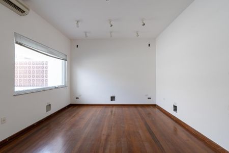 Casa à venda com 4 quartos, 171m² em Vila Anglo Brasileira, São Paulo