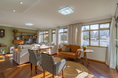 Apartamento à venda com 3 quartos, 250m² em Cambuí, Campinas