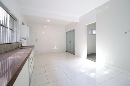 Casa para alugar com 120m², 3 quartos e 2 vagasCozinha