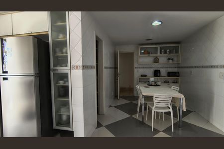Apartamento à venda com 191m², 5 quartos e 3 vagas