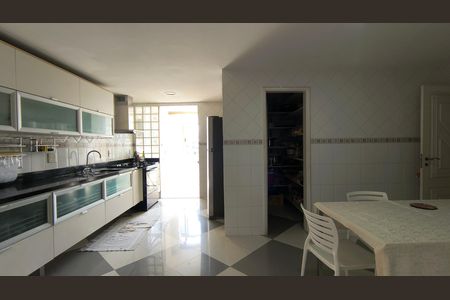 Apartamento à venda com 191m², 5 quartos e 3 vagas