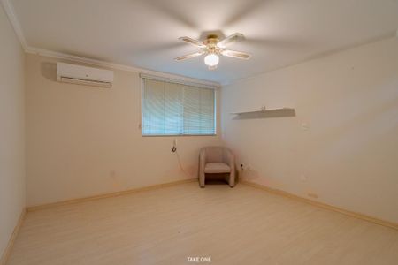 Casa à venda com 7 quartos, 300m² em Cambuí, Campinas