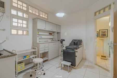 Casa à venda com 300m², 7 quartos e 6 vagas