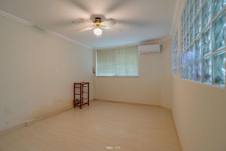 Casa à venda com 7 quartos, 300m² em Cambuí, Campinas