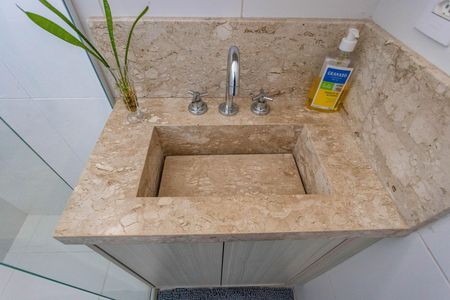 Apartamento à venda com 67m², 3 quartos e 2 vagas Apartamento à venda com 67m², 3 quartos e 2 vagasBanheiro da suíte