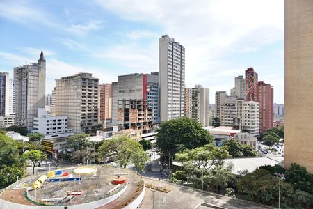 Sala - vista  de apartamento para alugar com 2 quartos, 70m² em Funcionários, Belo Horizonte