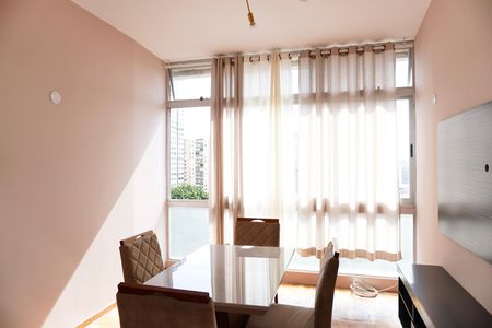 Sala  de apartamento para alugar com 2 quartos, 70m² em Funcionários, Belo Horizonte