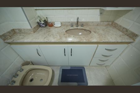 Apartamento à venda com 140m², 3 quartos e 2 vagasBanheiro da Suíte 1