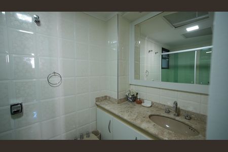 Apartamento à venda com 140m², 3 quartos e 2 vagasBanheiro da Suíte 1