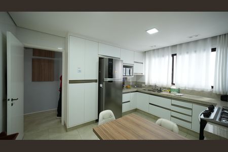Apartamento à venda com 140m², 3 quartos e 2 vagasCozinha