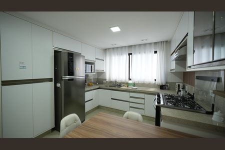 Apartamento à venda com 140m², 3 quartos e 2 vagasCozinha