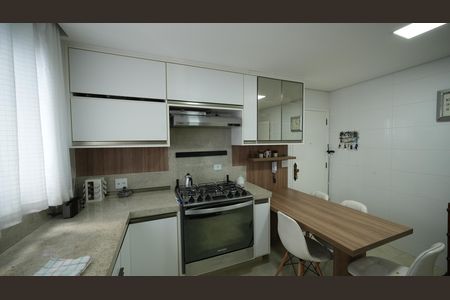 Apartamento à venda com 140m², 3 quartos e 2 vagasCozinha