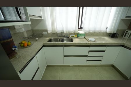 Apartamento à venda com 140m², 3 quartos e 2 vagasCozinha