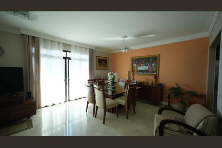 Apartamento à venda com 140m², 3 quartos e 2 vagasSala