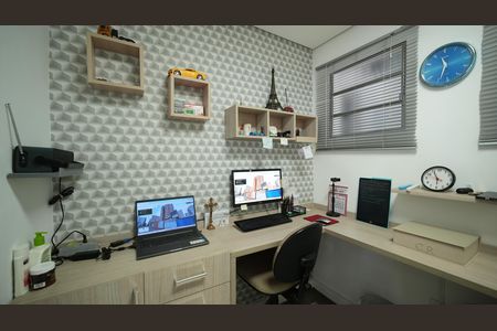 Apartamento à venda com 140m², 3 quartos e 2 vagasEscritório