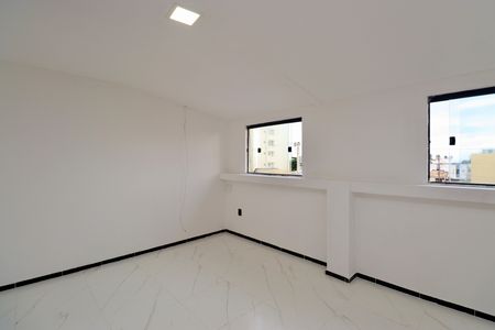 Sala de casa para alugar com 1 quarto, 70m² em Piatã, Salvador
