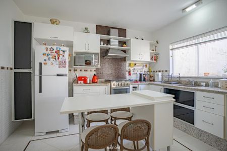 Casa de condomínio à venda com 459m², 4 quartos e 2 vagas
