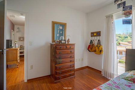 Casa de condomínio à venda com 459m², 4 quartos e 2 vagas
