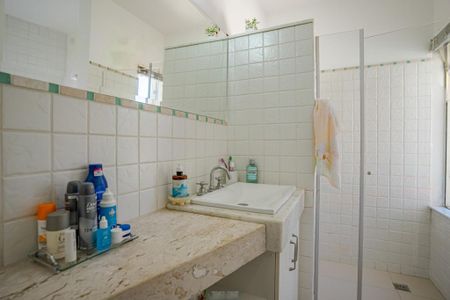 Casa de condomínio à venda com 459m², 4 quartos e 2 vagas