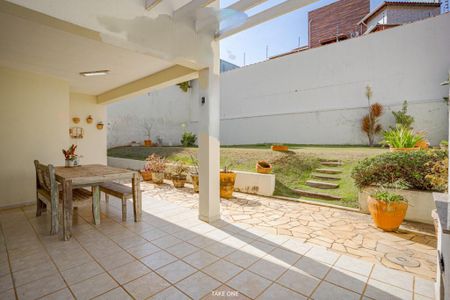 Casa de condomínio à venda com 459m², 4 quartos e 2 vagas
